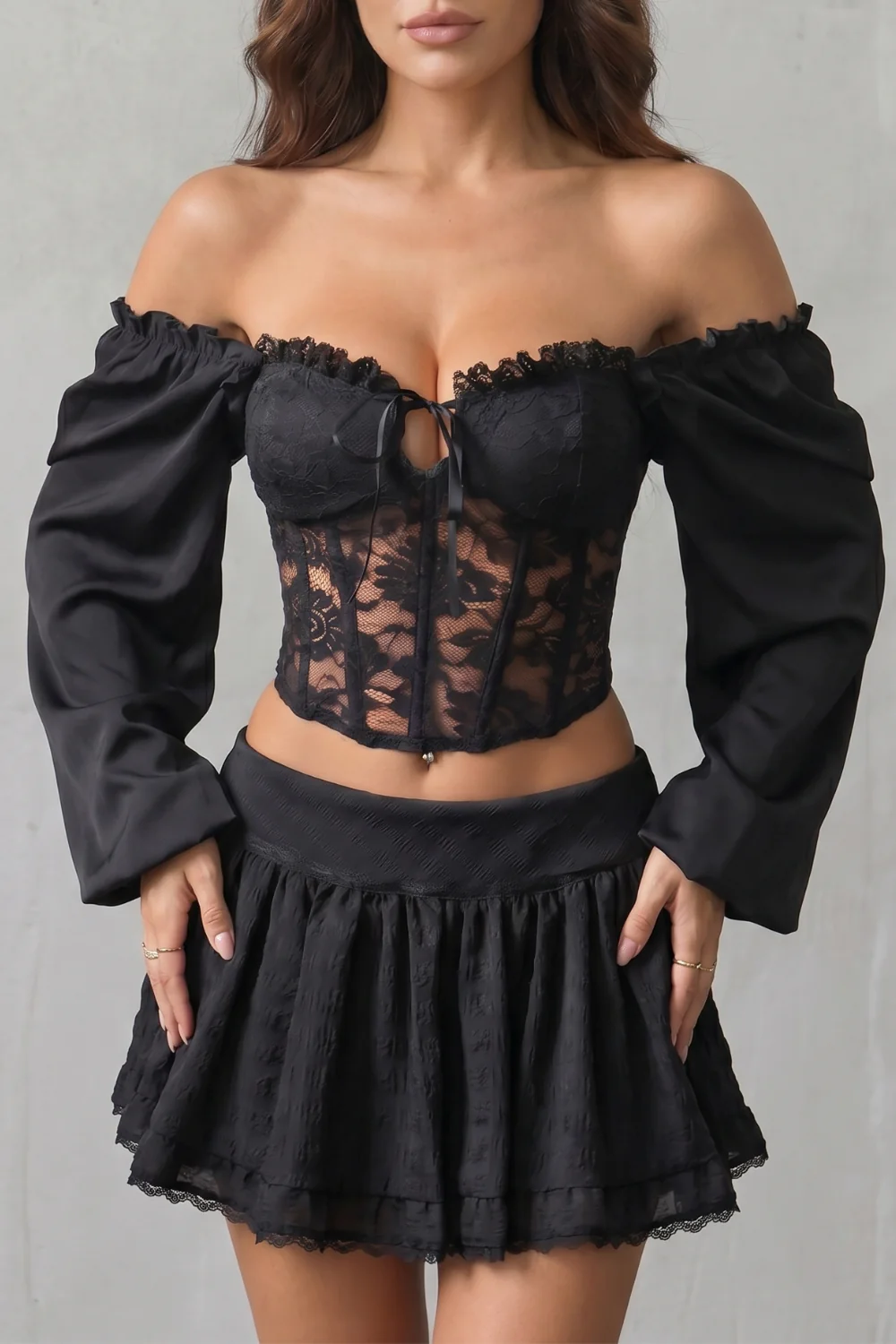 CHIC & ELEGANT TOP LAYERS